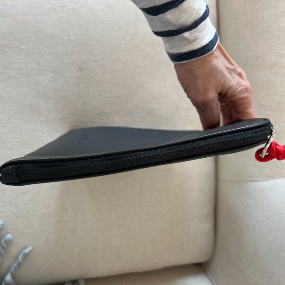 Salvatore Ferragamo Perfume Magnifica Zippered Black Cosmetic Case - Picture 6 of 8